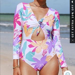 Long sleeve one piece swim suit